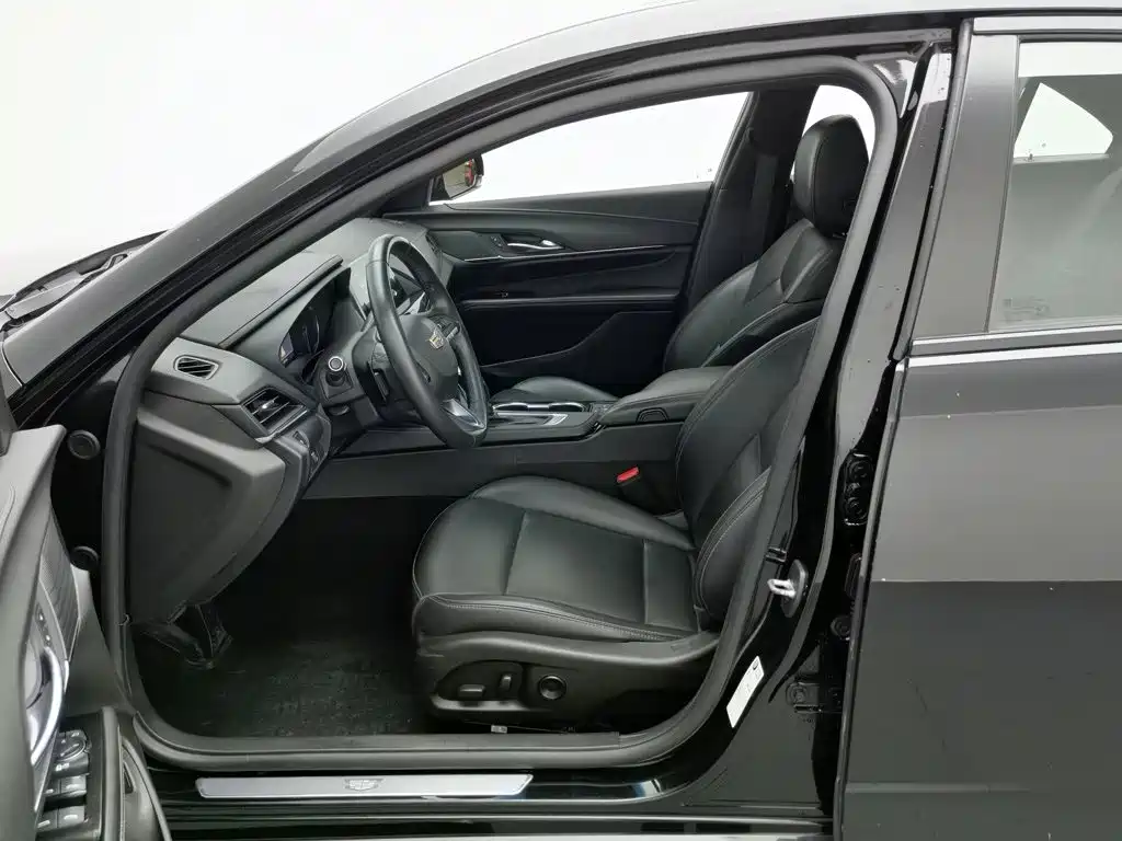 Cadillac CT4 — миниатюра 10