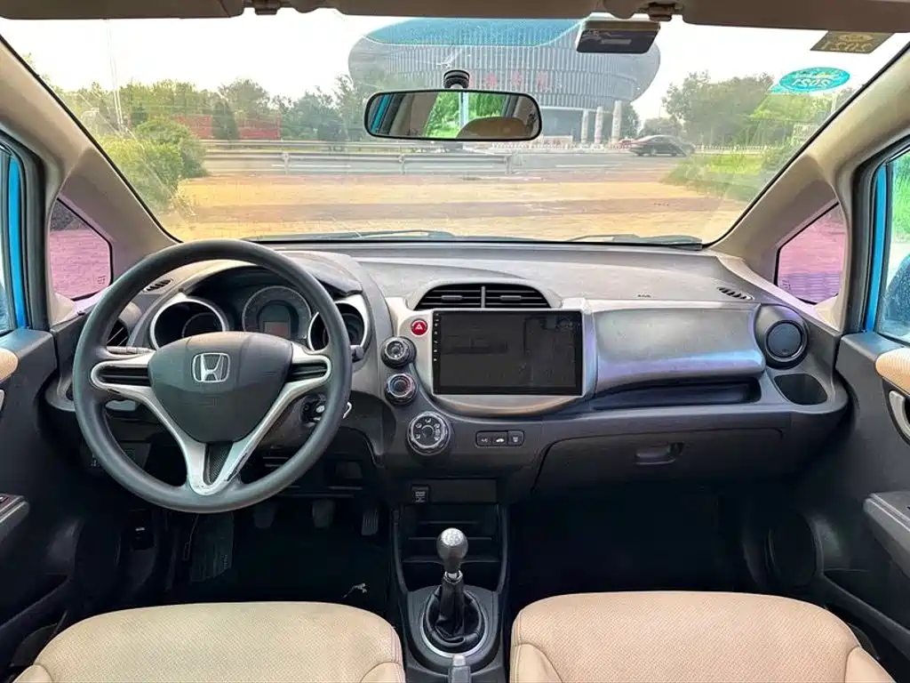 Honda Fit — миниатюра 9