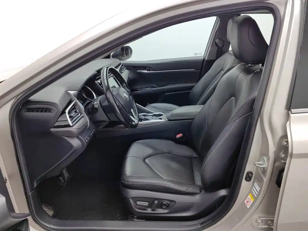 Toyota Camry — миниатюра 10