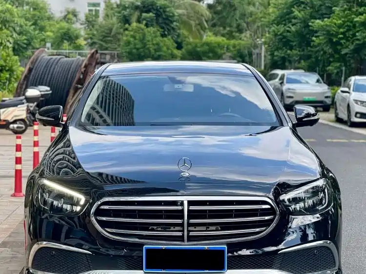 Mercedes-Benz E-Class — миниатюра 2