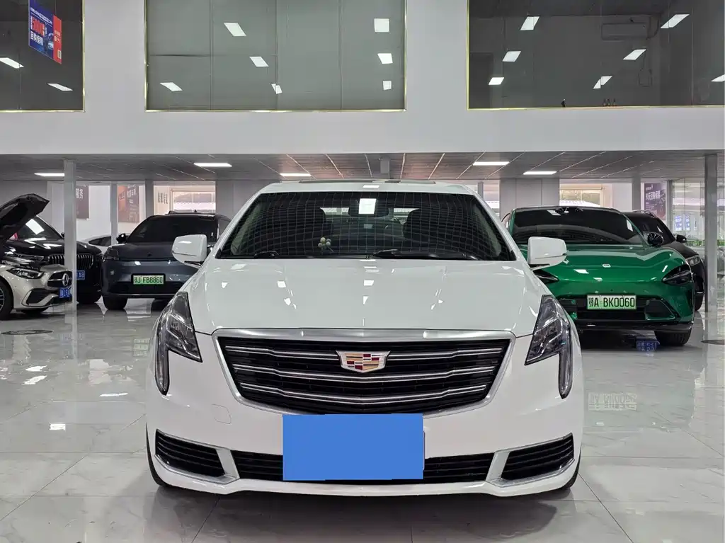 CADILLAC XTS