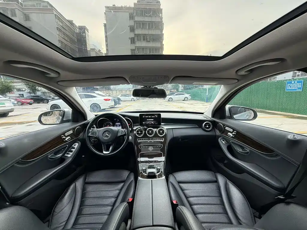 Mercedes-Benz C-Class — миниатюра 5