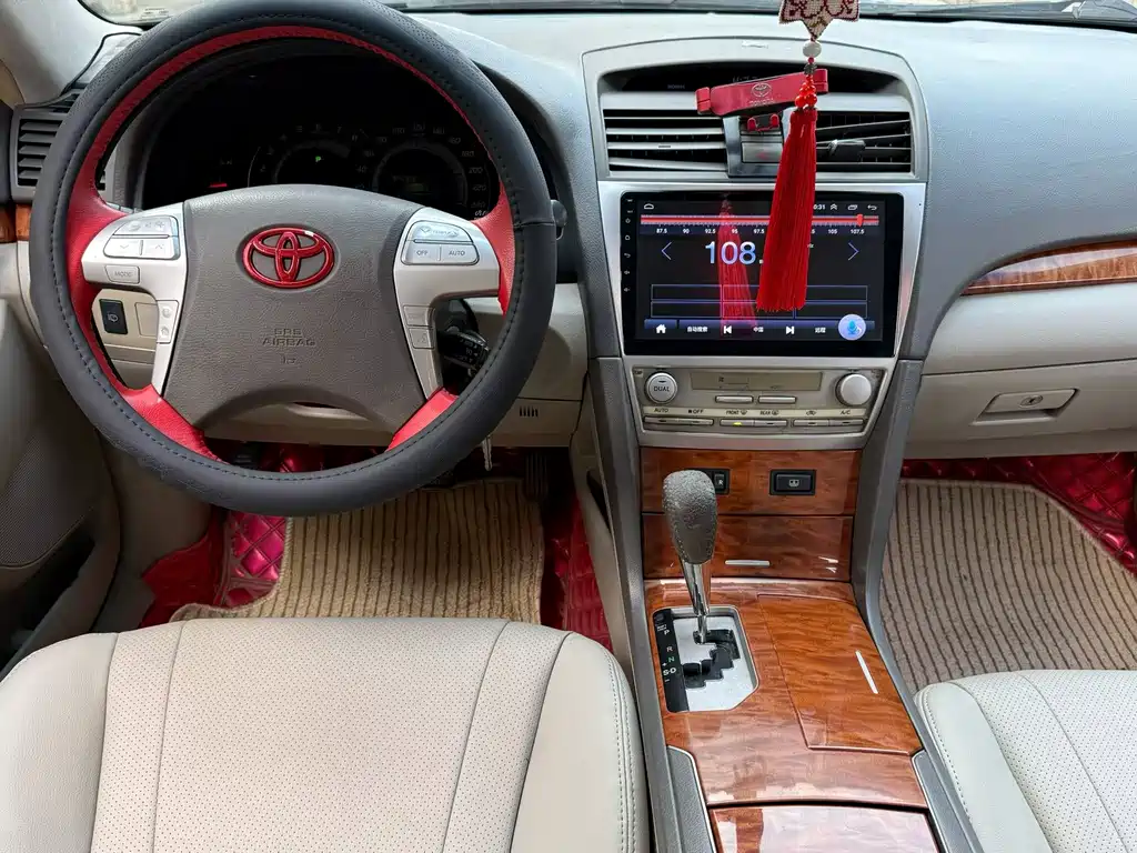 Toyota Camry — миниатюра 6