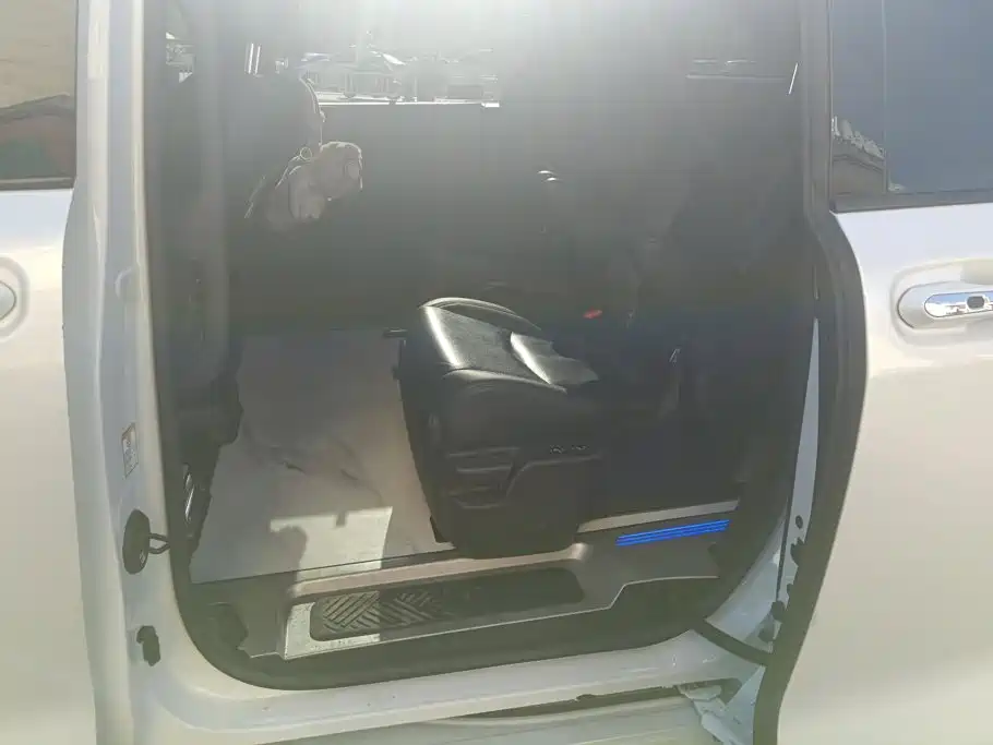 Toyota Sienna — миниатюра 11