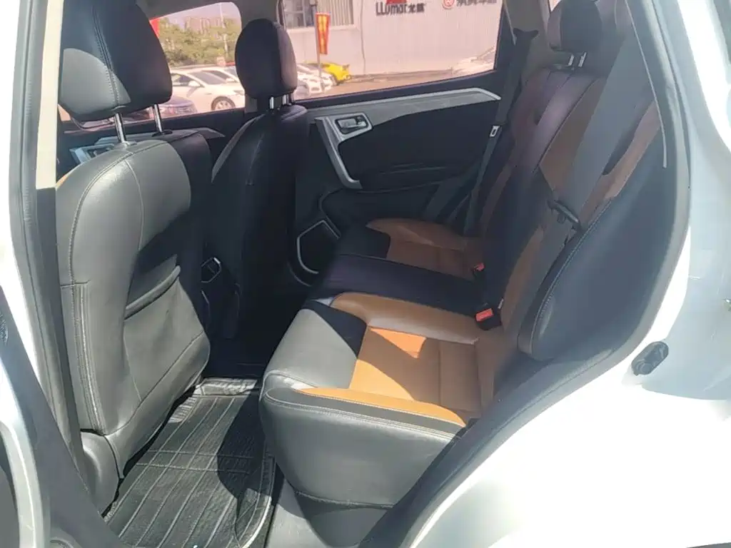 Geely Vision X6 — миниатюра 17