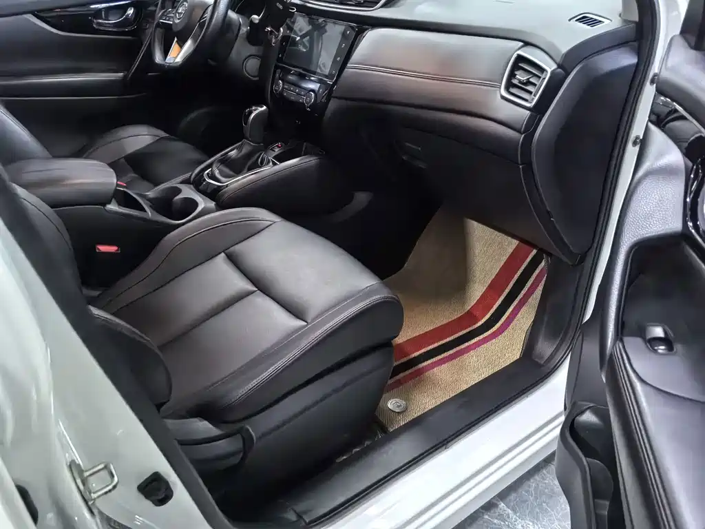 Nissan Qashqai — миниатюра 11