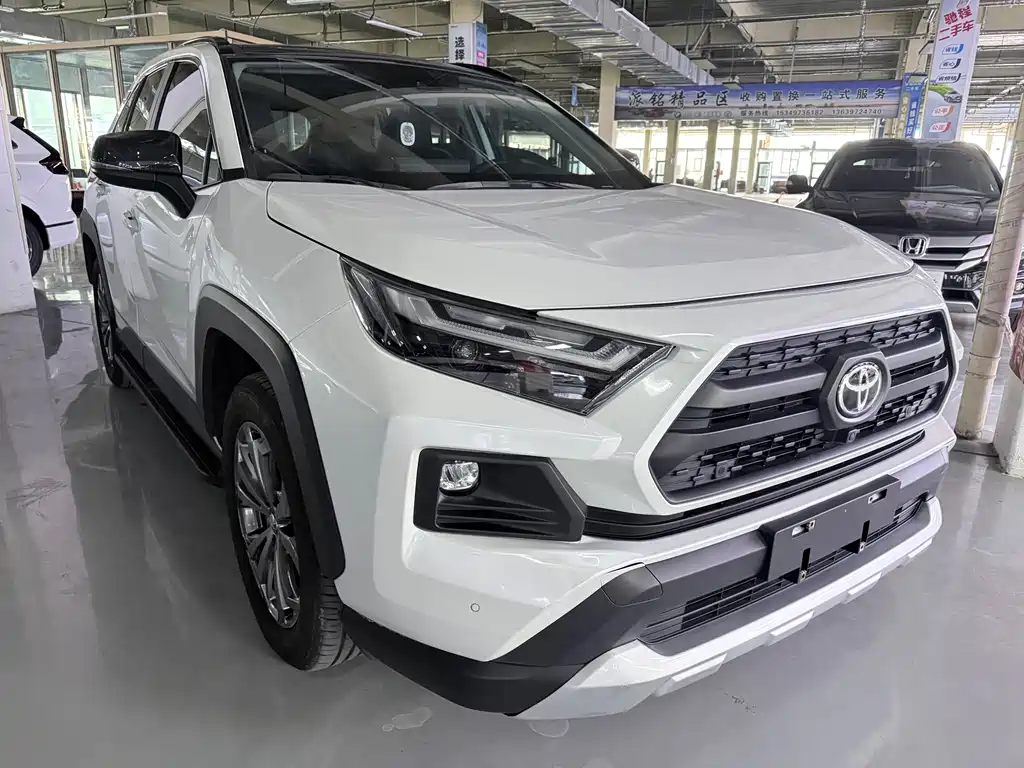 Toyota RAV4 — миниатюра 3