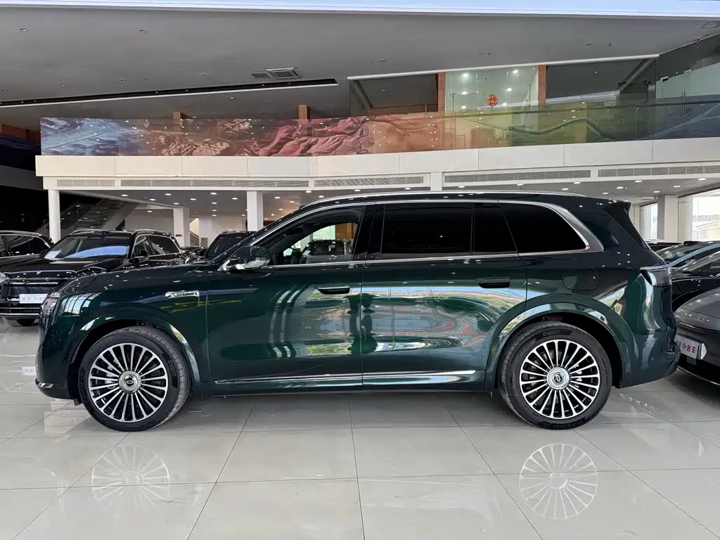 AITO ASK THE WORLD M8