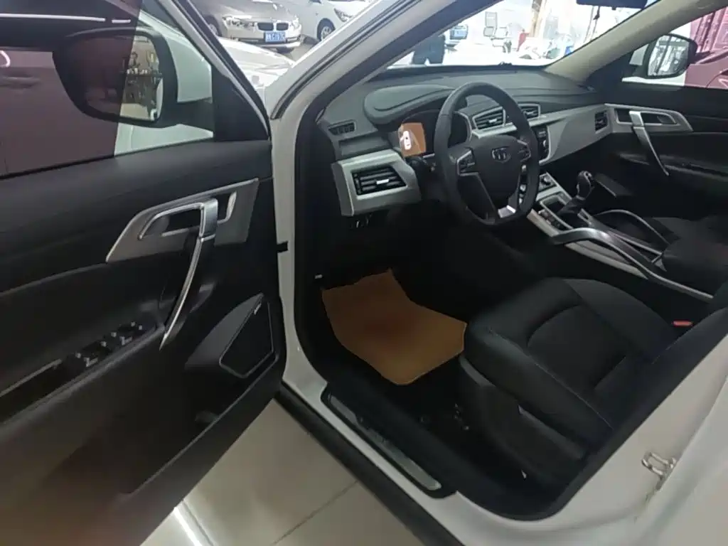 Geely Boyue — миниатюра 16