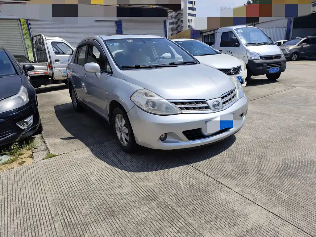 Nissan Tiida — миниатюра 2