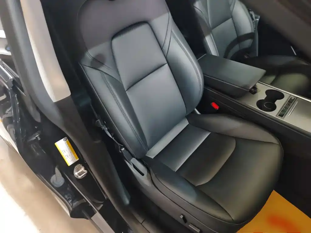 Tesla Model Y — миниатюра 25