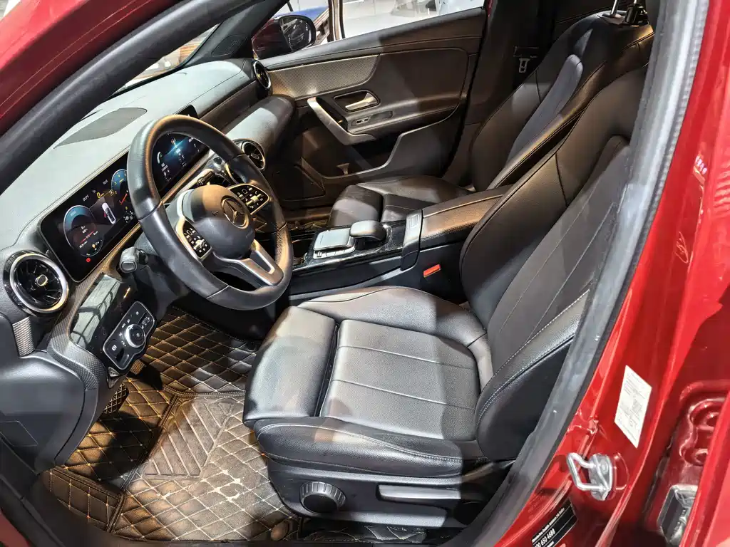 Mercedes-Benz A-Class — миниатюра 11