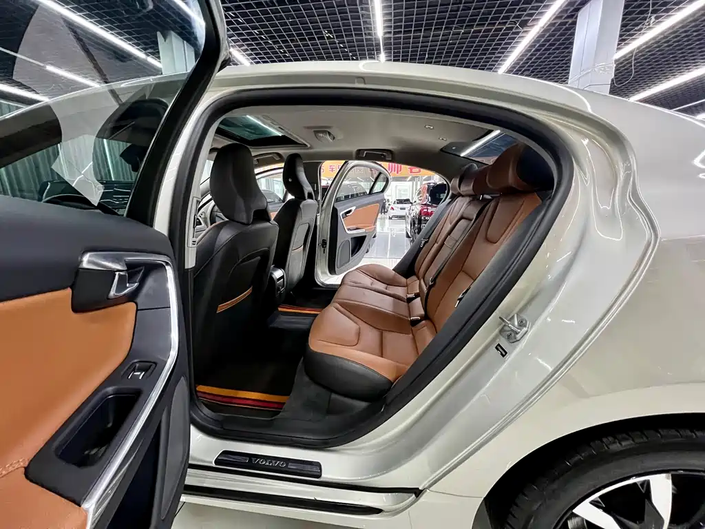 Volvo S60 S60L T3 Smart Advanced Edition, фото 13