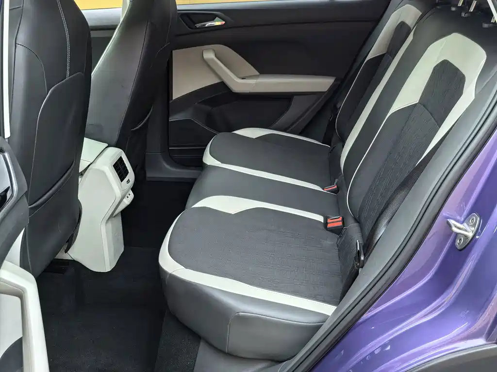 Volkswagen T-Cross — миниатюра 12