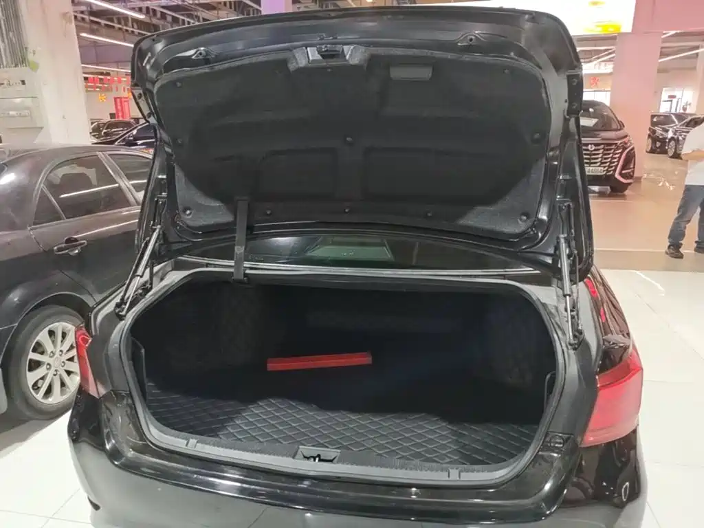 Toyota Crown — миниатюра 19
