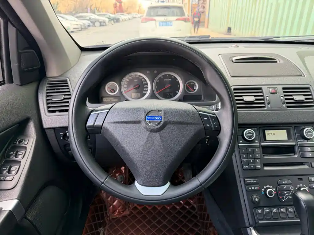 Volvo XC90 — миниатюра 5