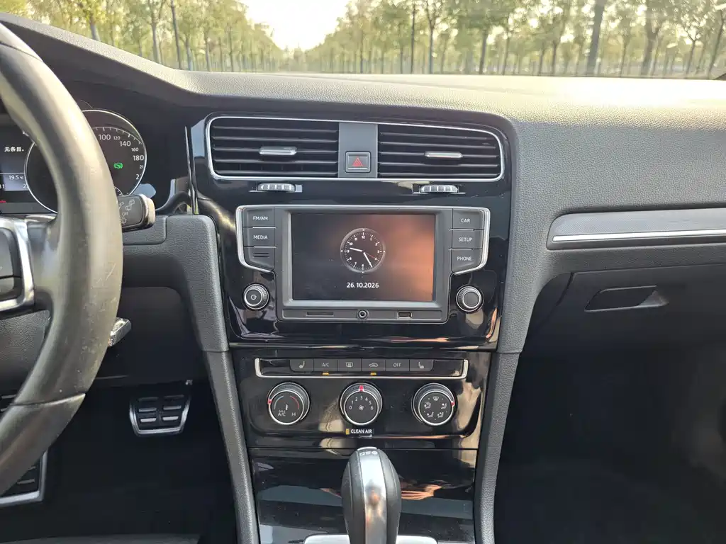 Volkswagen Golf — миниатюра 15