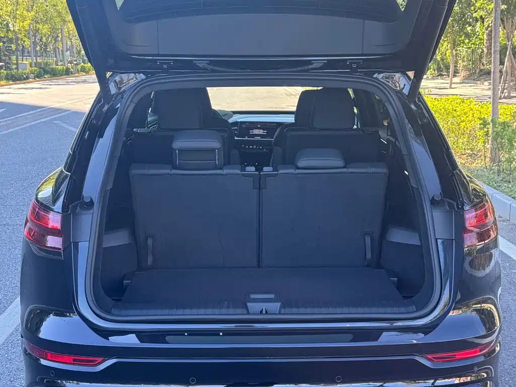 Audi Q5 e-tron — миниатюра 8
