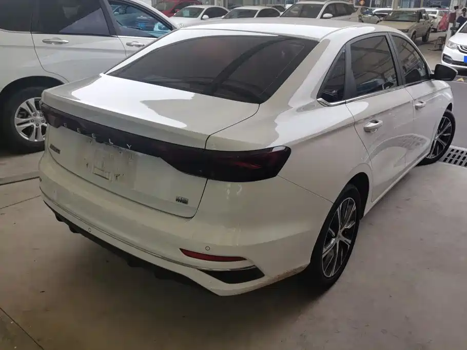 Geely Emgrand — миниатюра 3