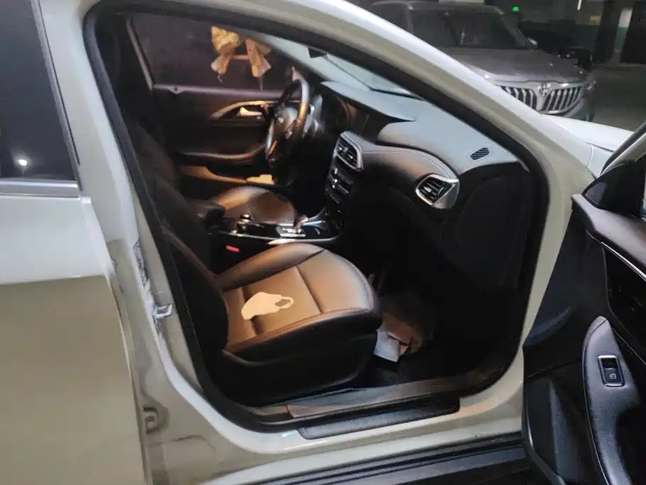 Infiniti QX30 — миниатюра 8