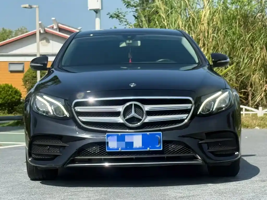 Mercedes-Benz E-Class — миниатюра 2