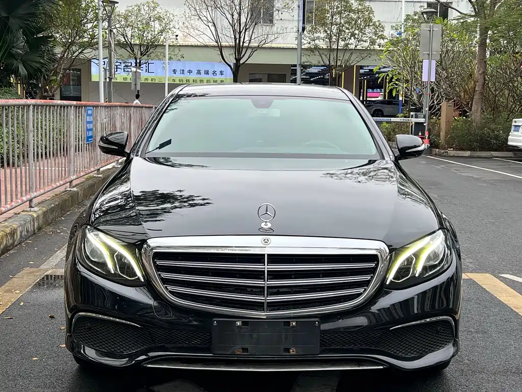 MERCEDES-BENZ E CLASS