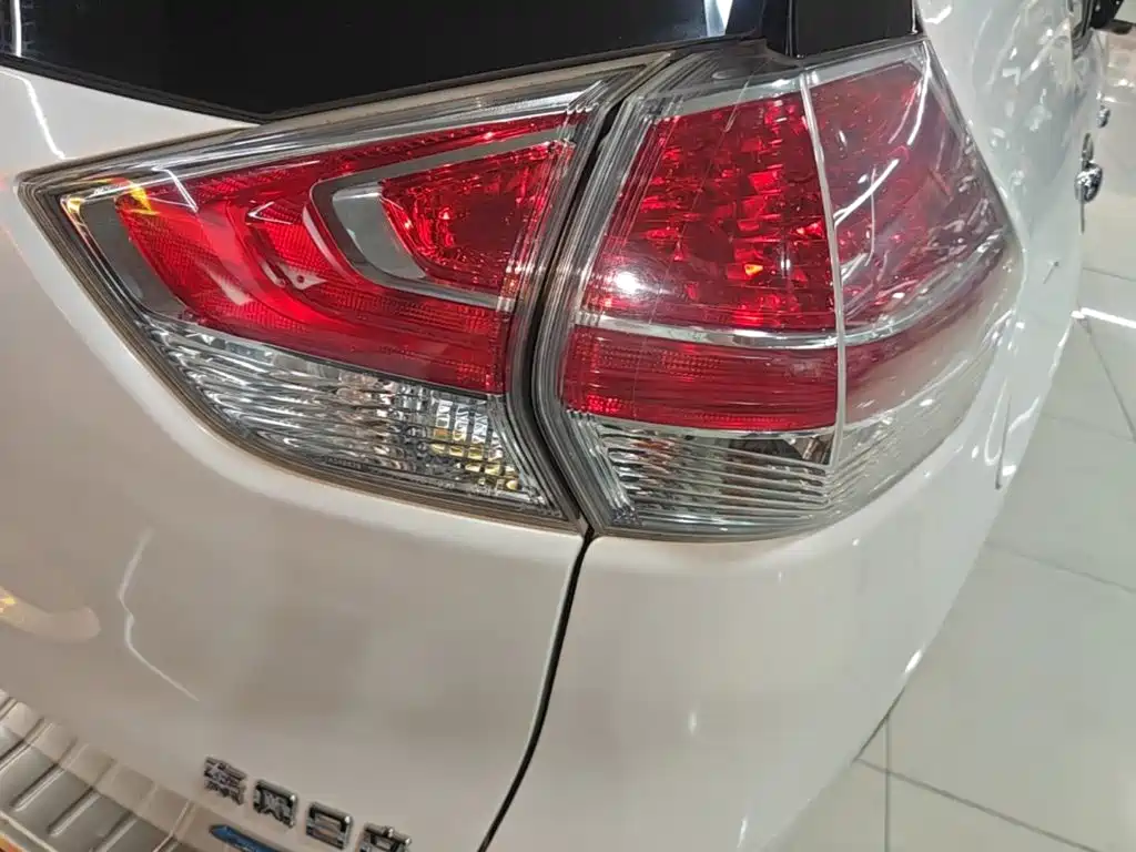Nissan X-Trail — миниатюра 8