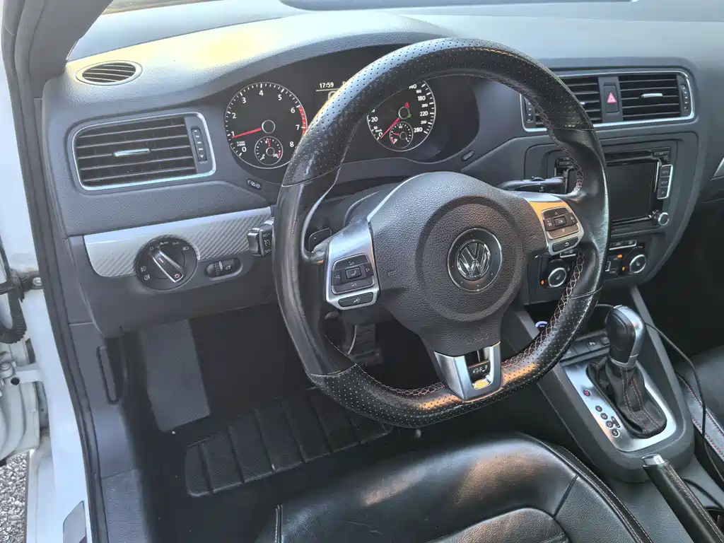 Volkswagen Sagitar — миниатюра 22