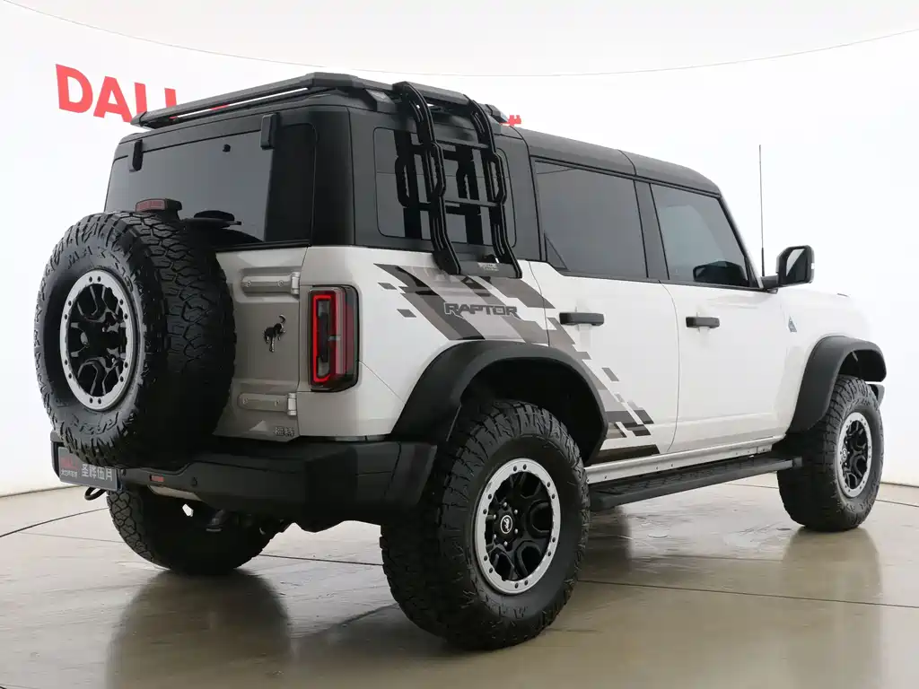 Ford Bronco — миниатюра 12