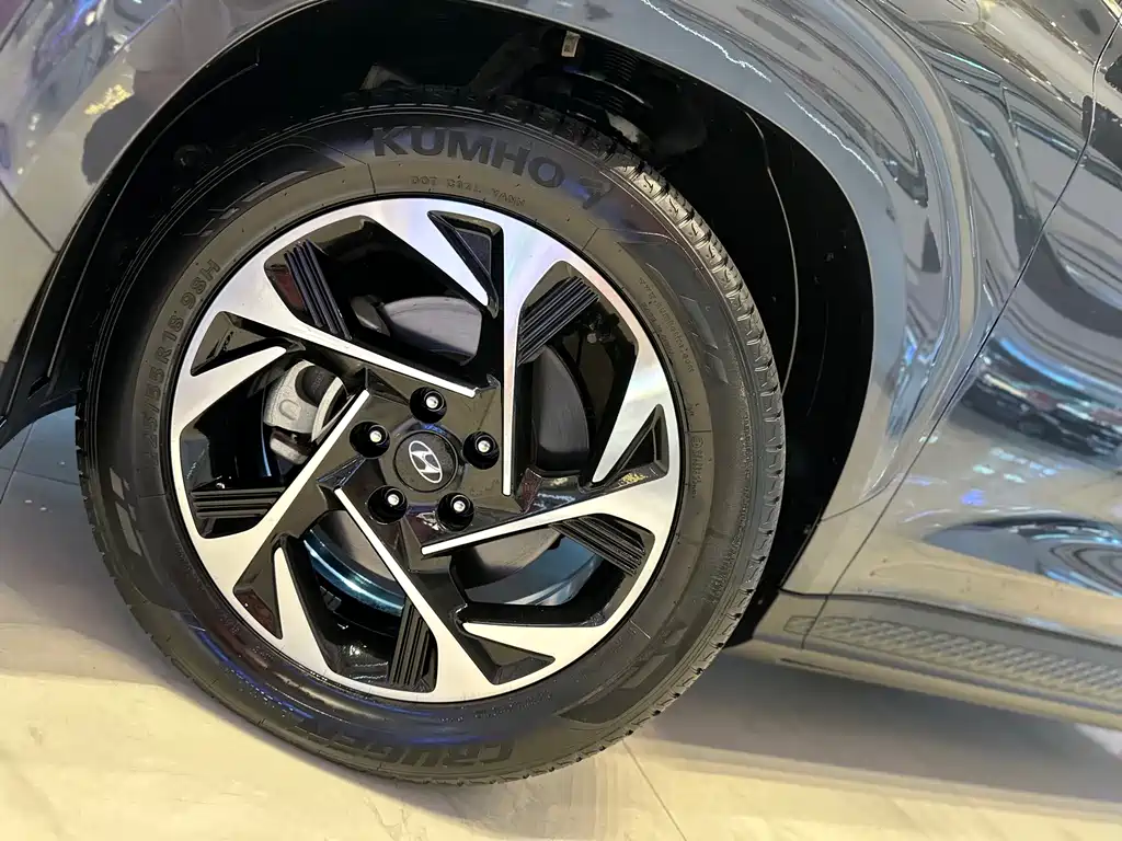 Hyundai Custo — миниатюра 4