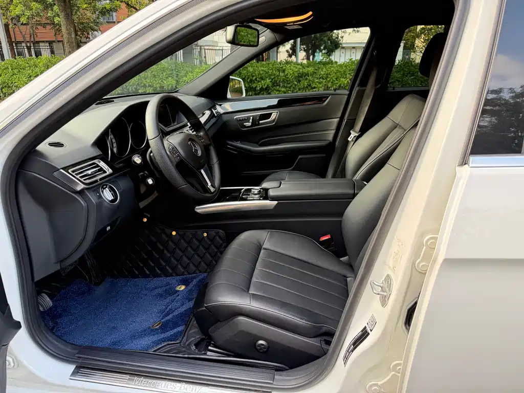 Mercedes-Benz E-Class — миниатюра 7