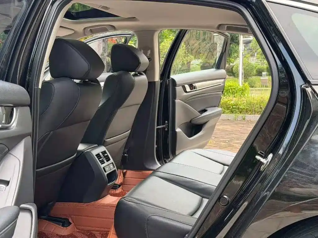 Honda Accord — миниатюра 7