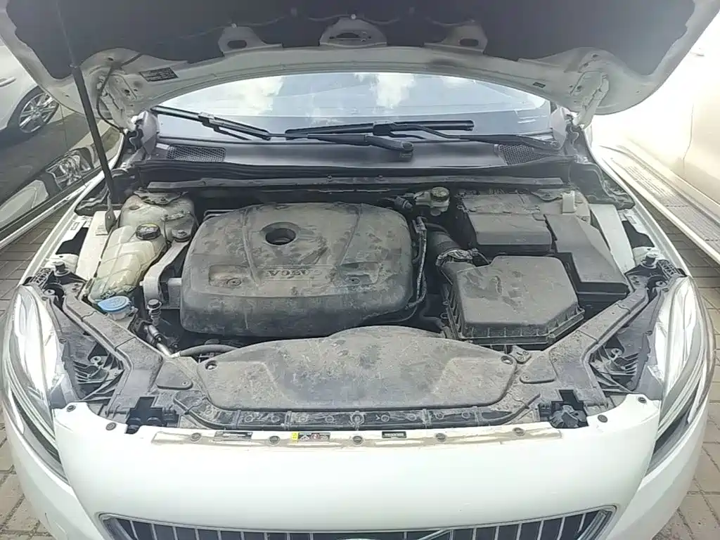 Volvo V40 — миниатюра 20