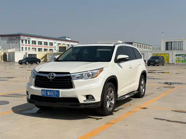 TOYOTA HIGHLANDER