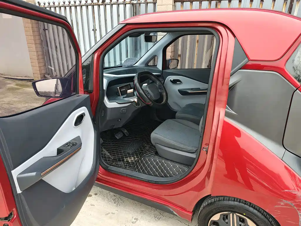 BAOJUN E200