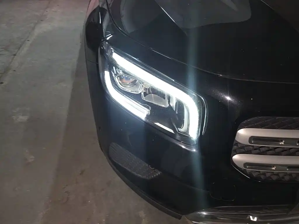 Mercedes-Benz GLB — миниатюра 11