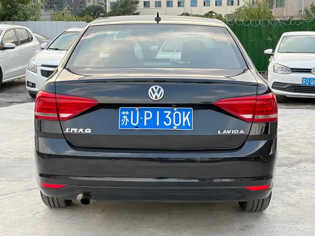 Volkswagen Lavida — миниатюра 6