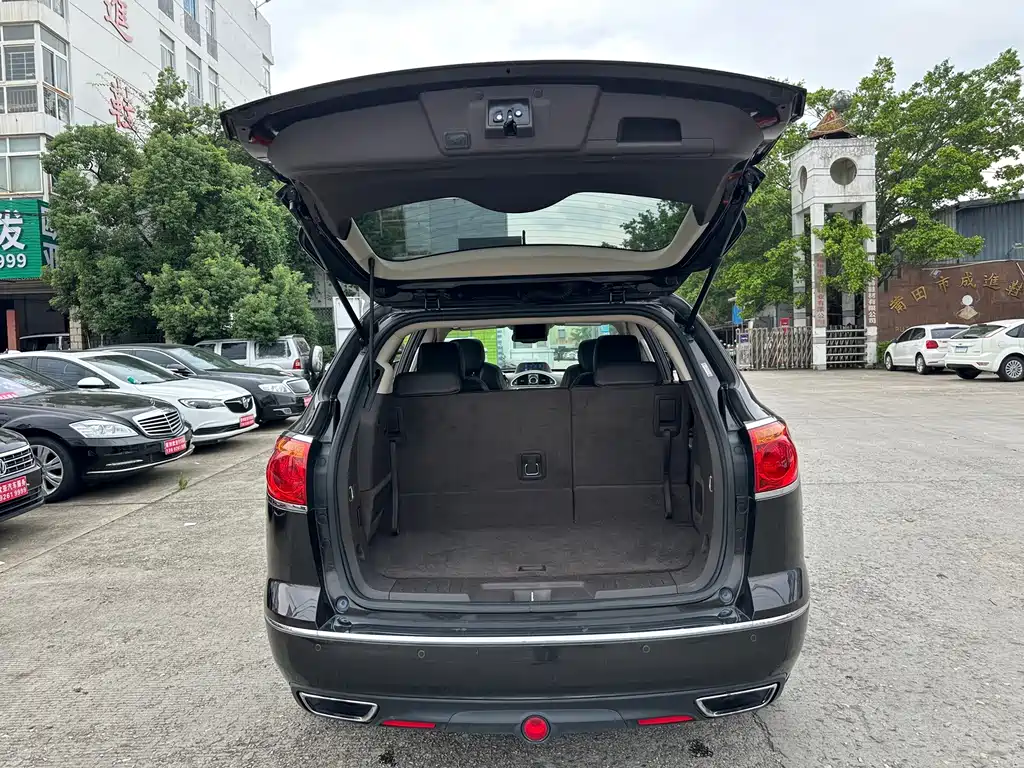 Buick Enclave — миниатюра 16