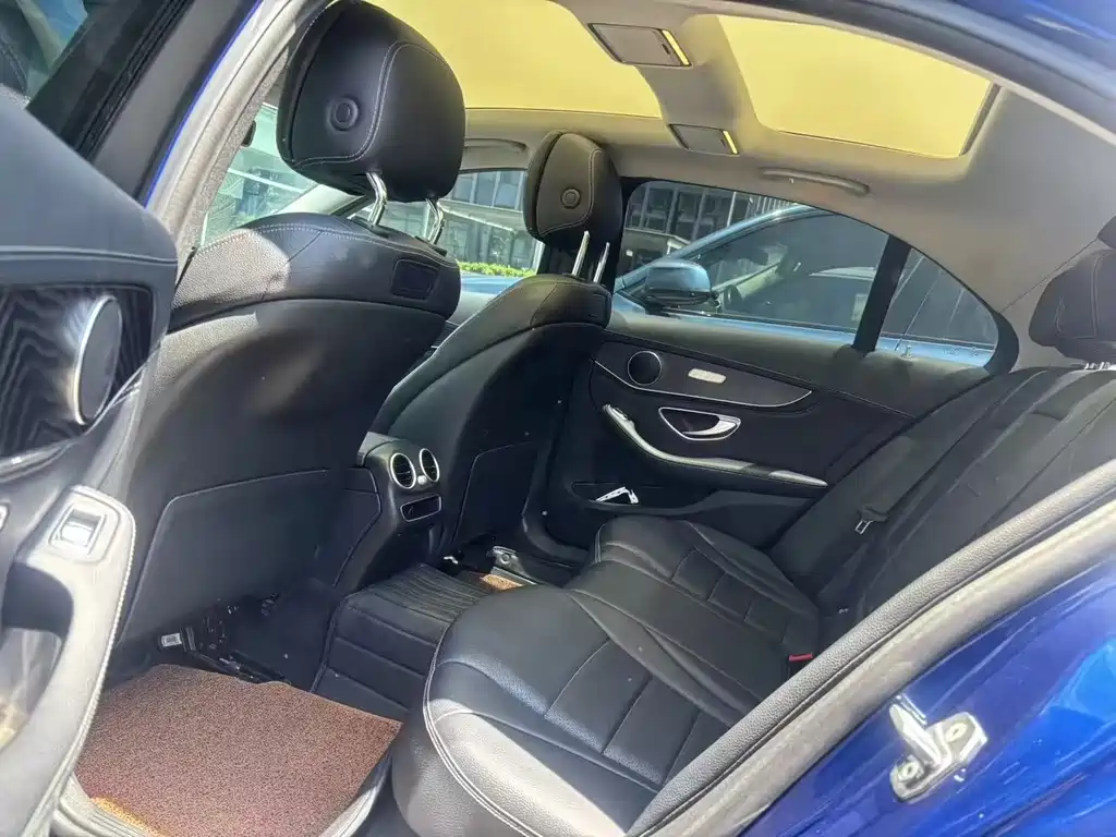 Mercedes-Benz C-Class — миниатюра 3
