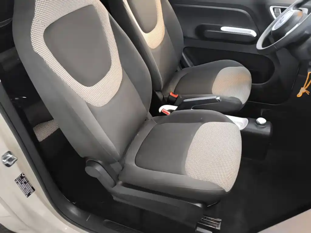 Wuling MINIEV — миниатюра 25