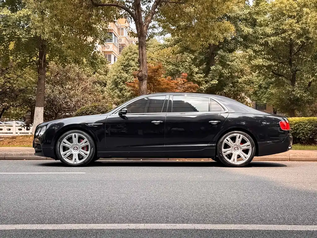 Bentley Flying Spur — миниатюра 7