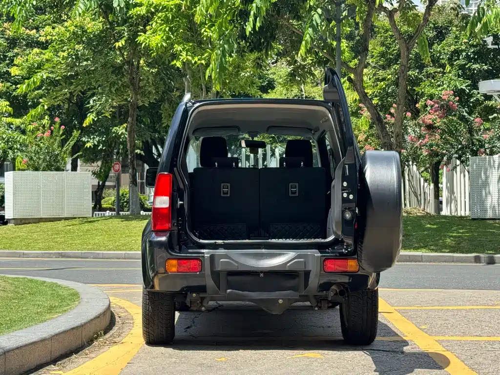 Suzuki Jimny — миниатюра 17