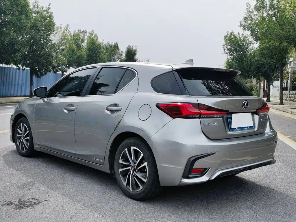 Lexus CT — миниатюра 3