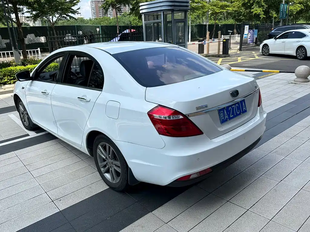 Geely Emgrand — миниатюра 6