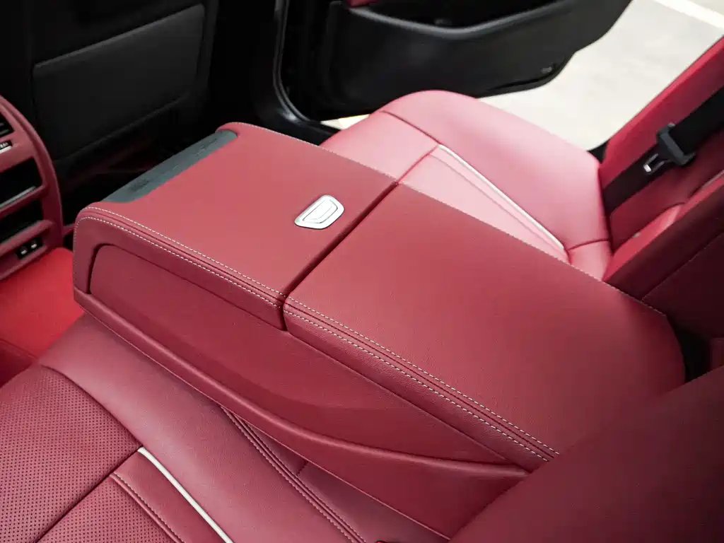 BMW 5 Series — миниатюра 19