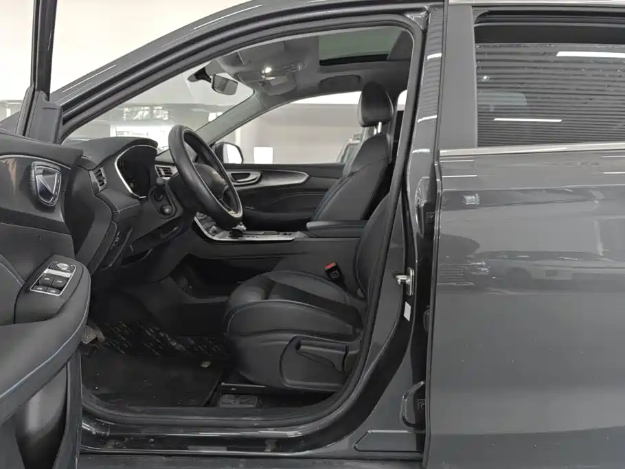 Roewe RX5 — миниатюра 9