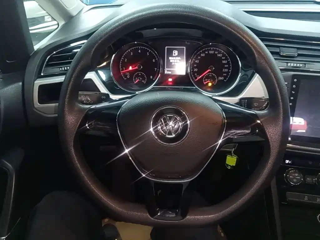 Volkswagen Touran — миниатюра 11