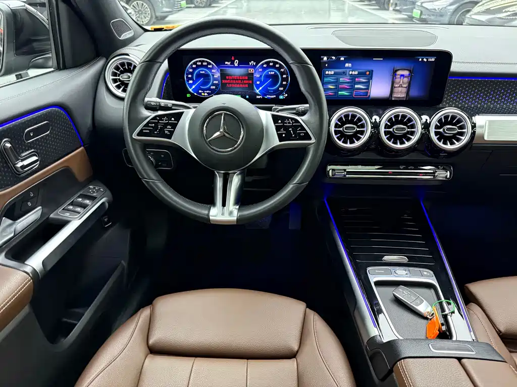 Mercedes-Benz EQB — миниатюра 13