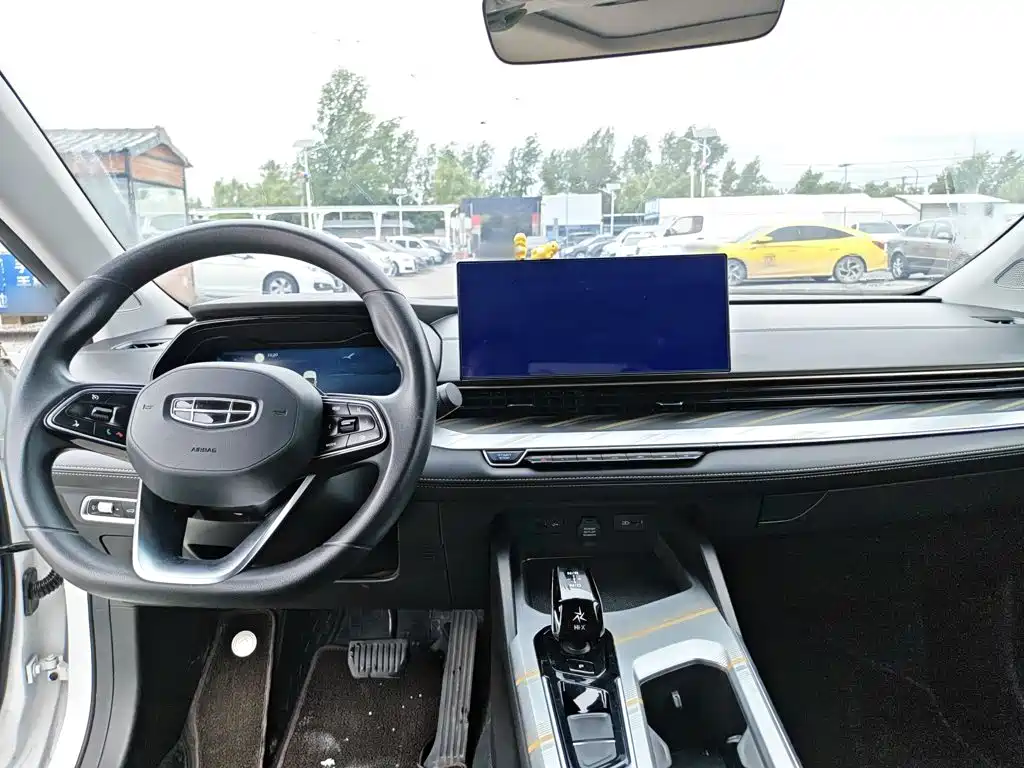 Geely L HiP — миниатюра 10