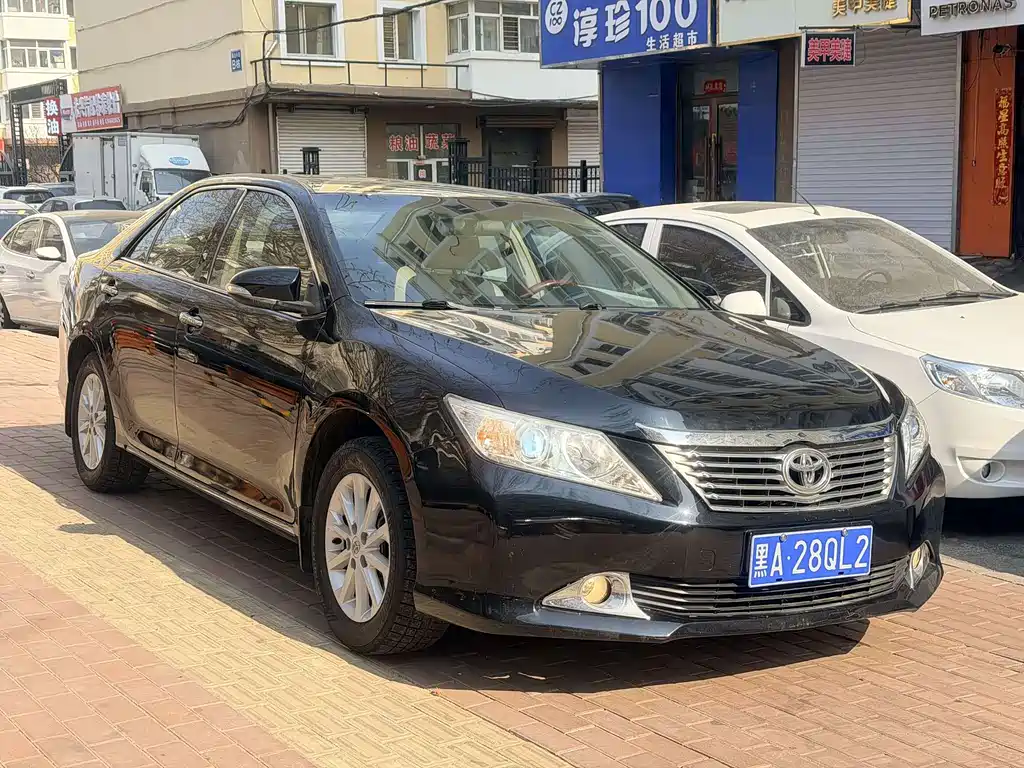 Toyota Camry — миниатюра 3